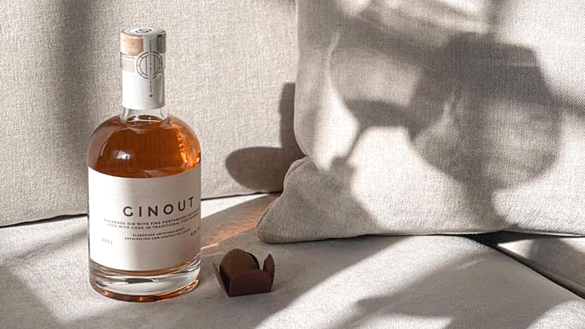 Gin Out - Banner CAVEMAN 3