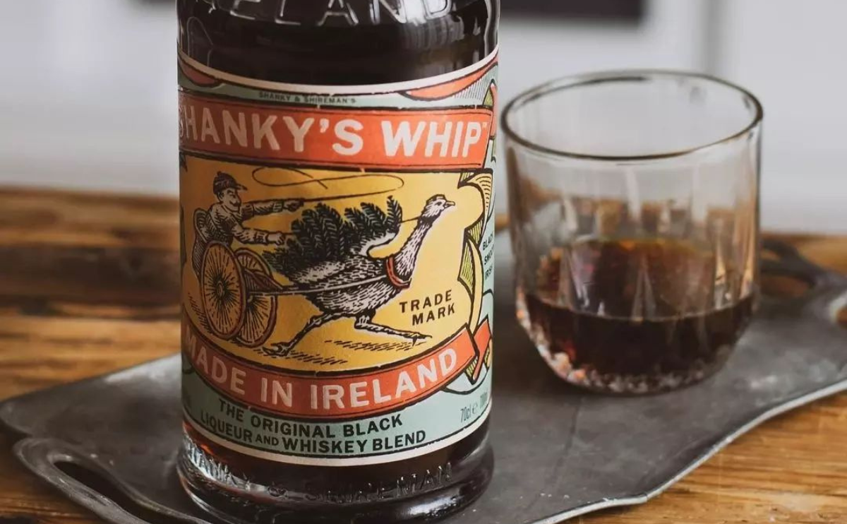 Séduction Intense avec la liqueur de whisky Shanky's Whip 